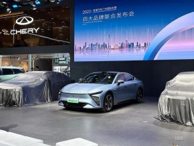 与其相反的是,深度 | Jonathan Anderson的Dior难题